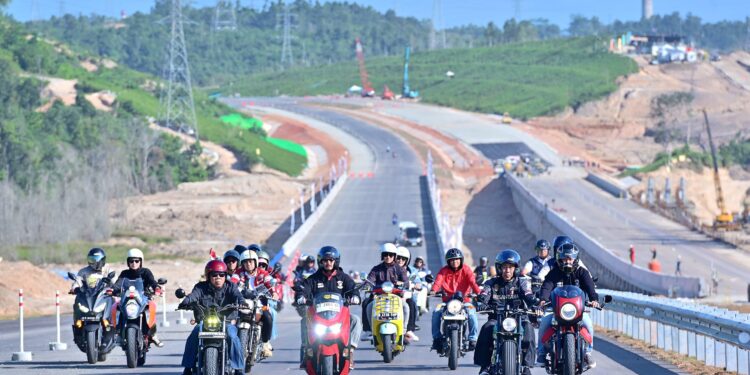 Wamen ATR/BPN Dampingi Presiden Resmikan Jembatan Pulau Balang, Akses Balikpapan-IKN Cuma 1,5 Jam