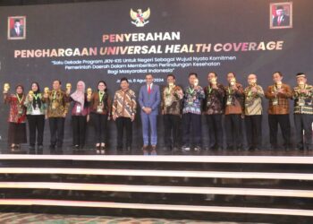 Sukseskan UHC, Pemkab Bogor di Ganjar Penghargaan