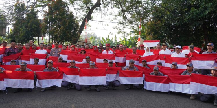 Bagikan Bendera di 3 Kecamatan, Ini Kata Asmawa Tosepu