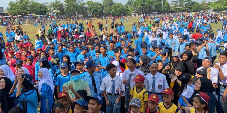 Ribuan Warga Klapanunggal Tumpah di Lapangan Pakuan, Ini yang Dilakukan