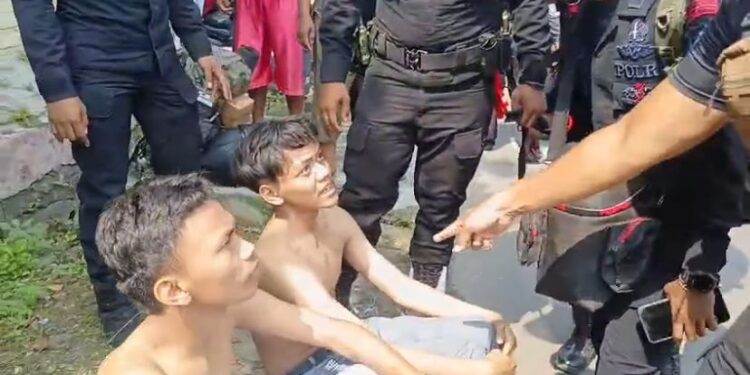 Serang Orang Dalam Bus, Dua Pelajar Ini Diamankan Brimob