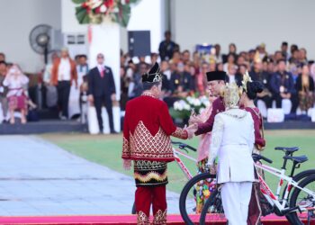 Menangkan Busana Adat Terbaik, Menteri AHY: Tradisi yang Baik untuk Lestarikan Budaya