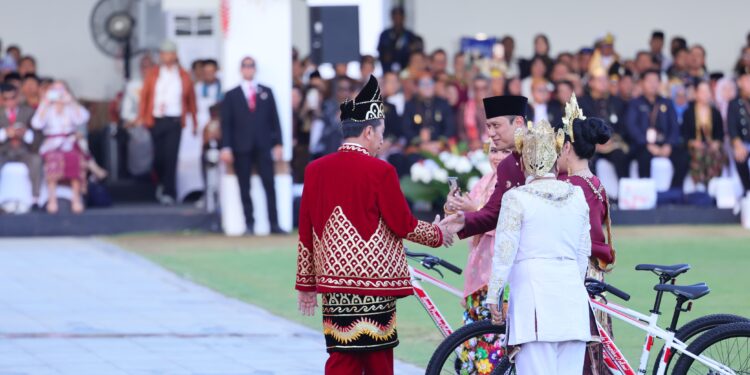 Menangkan Busana Adat Terbaik, Menteri AHY: Tradisi yang Baik untuk Lestarikan Budaya