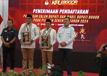 Rudy – Ade jadi Pasangan Pertama Daftar ke KPU