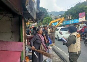 Penertiban Bangunan Liar Tahap 2 Puncak Bogor, Pengendara Diimbau Cari Jalan Alternatif