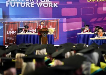 Wamen ATR/Waka BPN Beri Orasi Ilmiah Ajak Wisudawan UMM untuk Terus Belajar