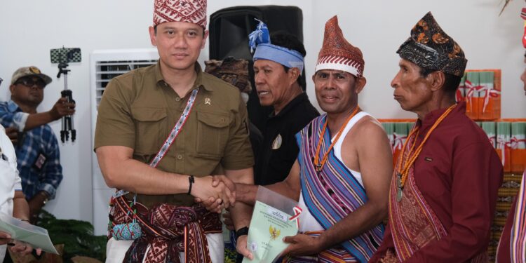 Terima Sertipikat dari Menteri AHY, Warga Eks Timor Timur Petik Hasil Kesetiaan kepada NKRI Setelah 25 Tahun