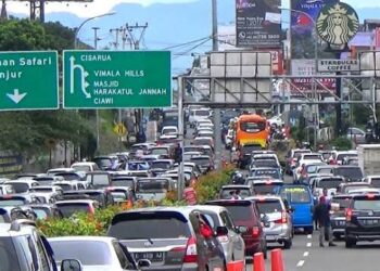 Kawasan Puncak  Dipadati Pengendara, Polres Bogor masih Berlakukan One Way