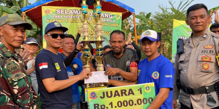 Pokja 05 Boyong Tropy Turnamen Karang Taruna Desa Tlajung Udik