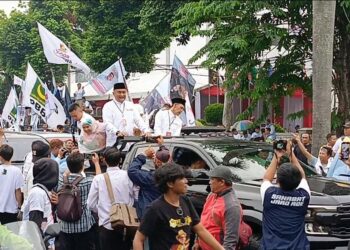 Meski Gerimis Mengundang, Rudy-Ade Jaro Pantang Pulang sebelum Sapa Pendukung