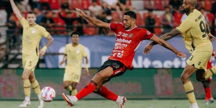 Bali United Vs Barito Putera, Brace Everton Selamatkan Bali United