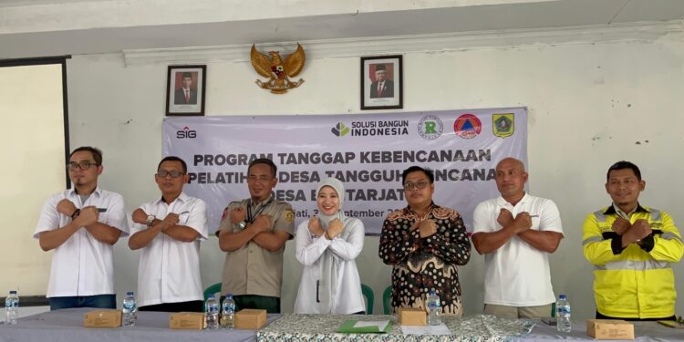 Tingkatkan Kesiapsiagaan Desa Hadapi Bencana, SBI Pabrik Narogong Gelar Pelatihan DESTANA