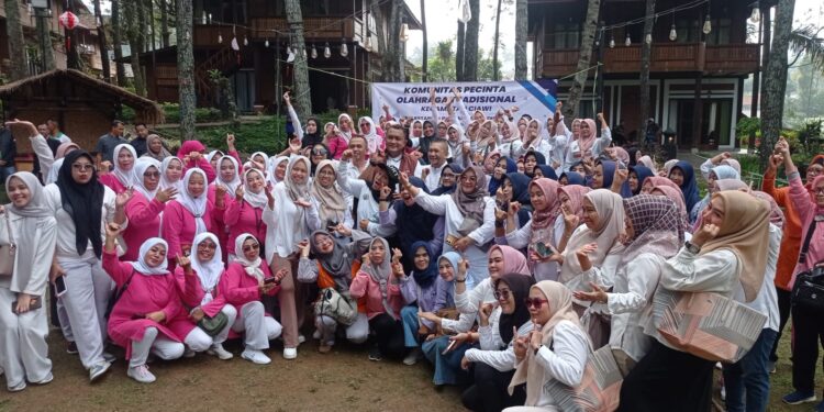 Cabup Bogor Rudy Susmanto Senam Bareng Warga Ciawi