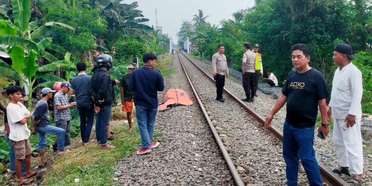 Terobos Palang Pintu KRL, Pria ini Tewas Ditempat