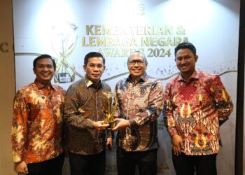 Berhasil Menciptakan Ekosistem Komunikasi, Kementerian ATR/BPN Terima Penghargaan Pelayanan dan Komunikasi Publik dari iNews TV