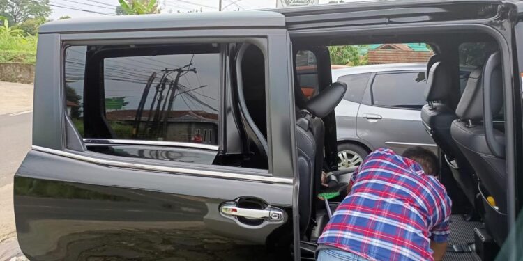 Pecah Kaca Mobil, 1 Unit Laptop Raib