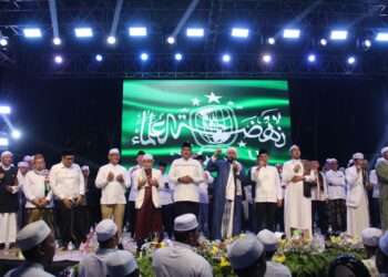 Adakan Puncak Bersholawat Bareng Habib Syech, Paslon Rudy Susmanto-Jaro Ade Didoakan jadi Bupati dan Wakil Bupati Bogor