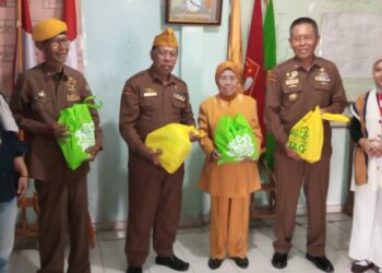 Alfamart Berbagi Sembako untuk Legiun Veteran Indonesia di Bogor, Wujud Apresiasi bagi Pejuang Bangsa