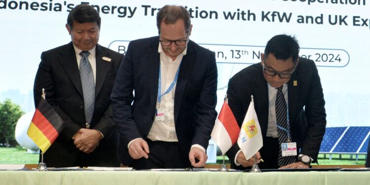 Pimpin Delegasi Indonesia di COP29, Hashim Djojohadikusumo Pikat Pendanaan Hijau EUR 1,2 Miliar untuk Sektor Kelistrikan