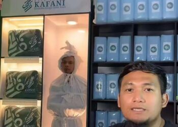 Viral di TikTok, Yoka Brahma Putra Punya cara Unik Jualan Kain Kafan