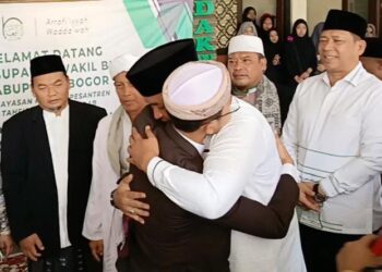 Silaturahmi Dikediaman KH. Tatang Takjudin, Rudy Susmanto sampaikan Pesan Presiden Prabowo