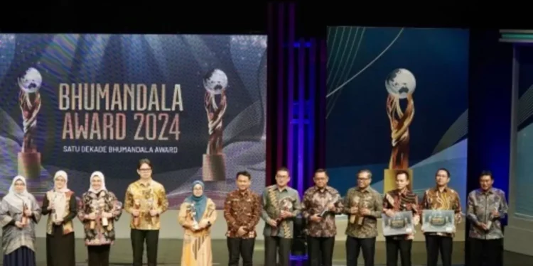 Kementerian ATR/BPN Raih Penghargaan Bhumandala Rajata