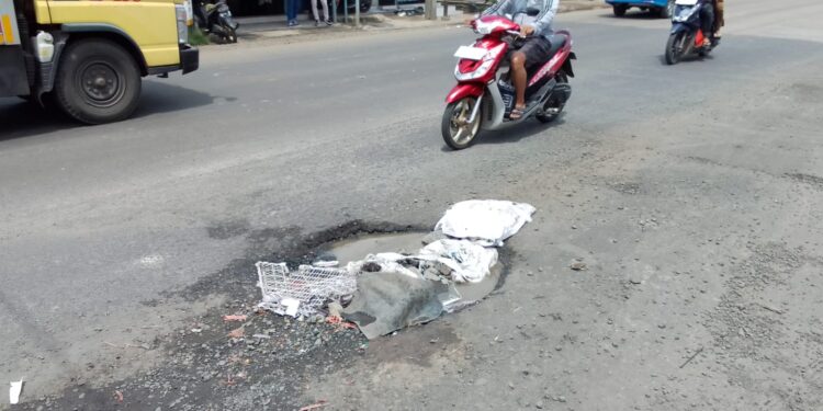 Baru Diperbaiki Jalan milik Provinsi di Cileungsi sudah Berlubang