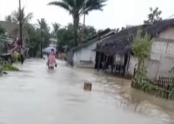 Sudah 3 Hari Banjir Masih Menggenangi Desa Cibungur