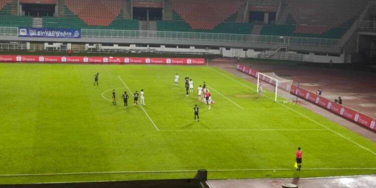 Dewa United Unggul Tipis atas Persis Solo di Babak Pertama