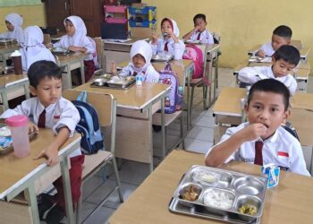 Korkom Kepresidenan Tinjau Uji Coba Program Makan Bergizi Gratis di Kota Bogor
