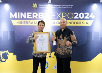 Solusi Bangun Indonesia Pabrik Narogong Raih Dua Penghargaan di Sektor Pengembangan Masyarakat