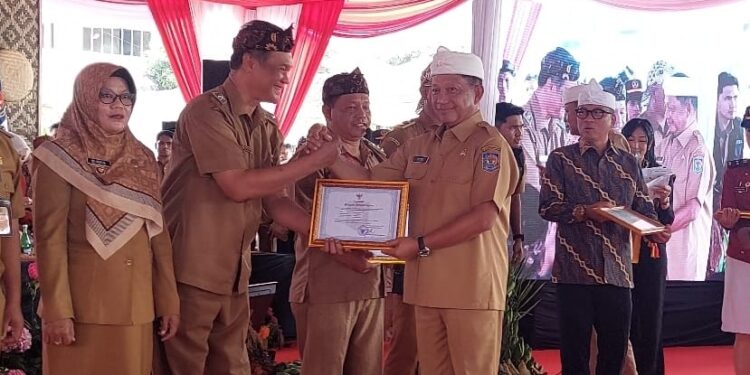 Diakui Oleh BNN Sebagai Desa Bersinar, Desa Gunung Putri Dapat ini dari Tito Karnavian di Hari Desa Nasional
