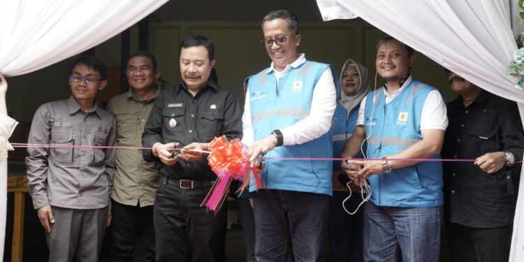 Dukung Asta Cita, Bupati Garut Resmikan Bantuan Cold Storage dari PLN UID Jabar untuk Bumdes Motekar