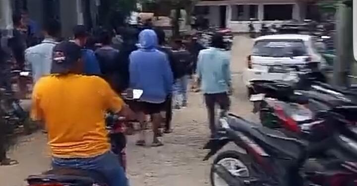 Coreng Nama Baik Desa, Warga Desa Pabuaran Desak Kades Mundur