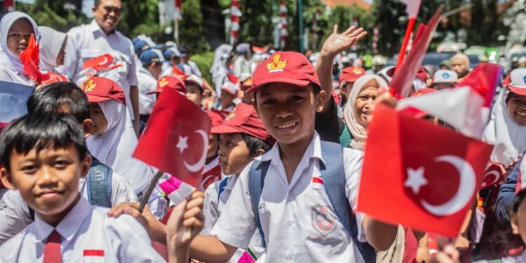 Ribuan Pelajar Kota Bogor Sambut Kedatangan Presiden Turki, Recep Tayyip Erdogan