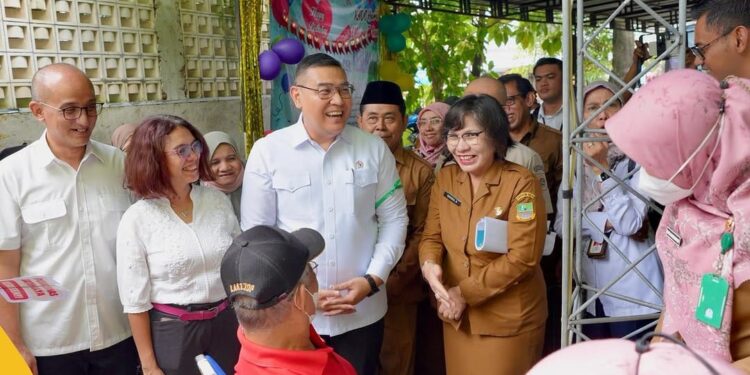 Tinjau Program Cek Kesehatan Gratis, Wamen Ossy: Wujud Pelayanan Kesehatan Masyarakat