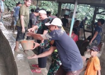 Gotong Royong Wujud Kebersamaan Warga Bantarjati