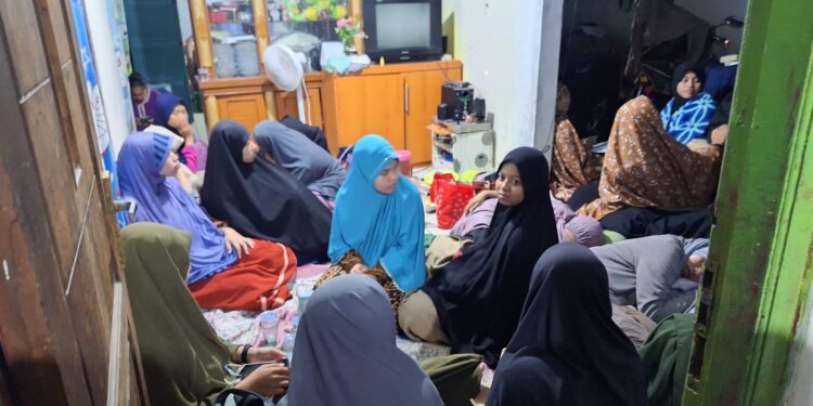 Ponpes di Kampung Lengkong Terendam Banjir Sungai Cileungsi, Puluhan Santri Diungsikan