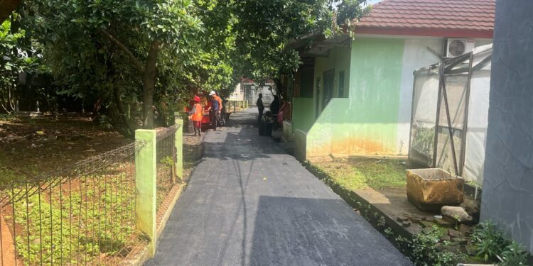 Pemdes Limusnunggal Aspal Jalan Lingkungan, Galih: Untuk Manfaat dan Kenyamanan
