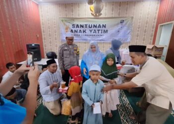 Pemdes Kembangkuning Berbagi Kebahagiaan dengan Anak Yatim