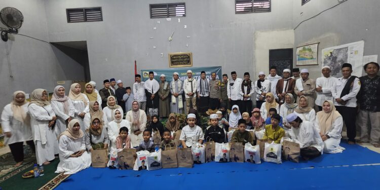 Ditengah Musibah, Kang Denz Sempatkan Berkumpul dengan Ulama dan Santuni Anak Yatim