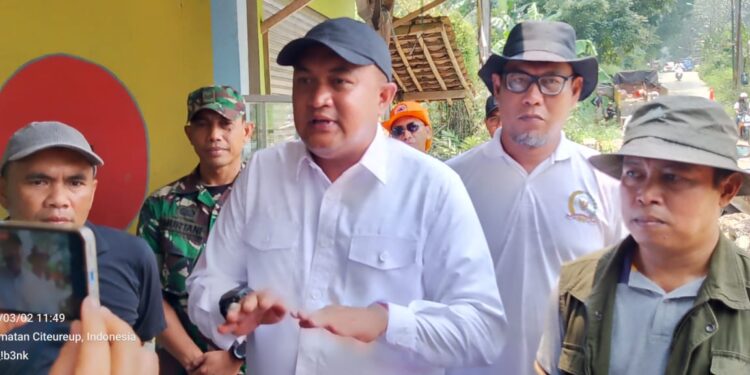 Jembatan Cipicung Ambruk, Bupati Bogor Gunakan Dana Pribadi untuk Pembangunan Jembatan Sementara