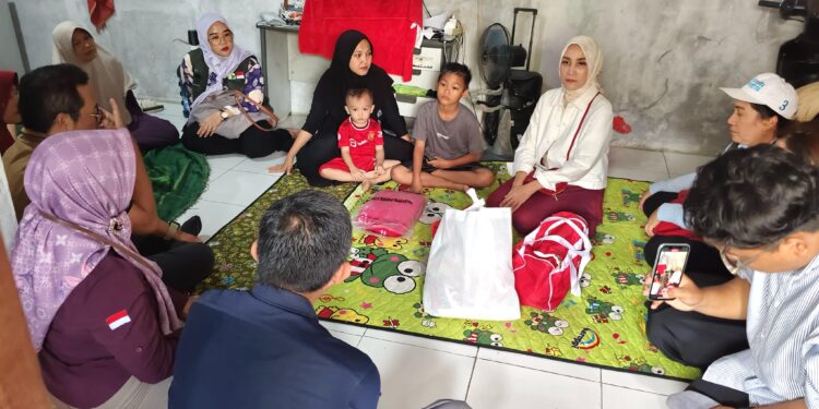 Ketua Jabar Bergerak Kota Bogor Kunjungi Keluarga Korban Meninggal yang Tertimpa Tembok