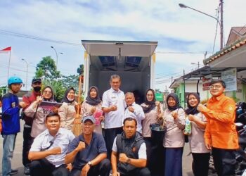 PKK Desa Gunung Putri Salurkan Bantuan untuk Korban Banjir di Bojongkulur