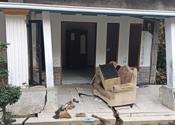 Tanah Longsor di Desa Sukamakmur Rusak Puluhan Rumah