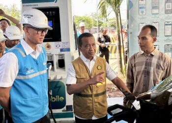 Kunjungi SPKLU di Banten, Menteri ESDM Apresiasi Kesiapan PLN Sambut Mudik Lebaran 2025