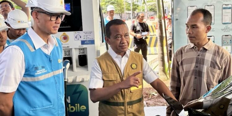 Kunjungi SPKLU di Banten, Menteri ESDM Apresiasi Kesiapan PLN Sambut Mudik Lebaran 2025