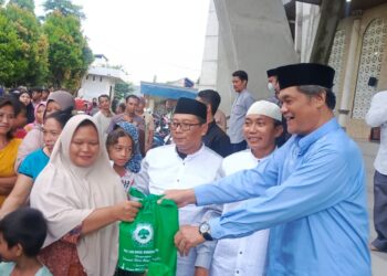 LDII Se-Jawa Barat Serentak Bagikan Takjil, Salahsatunya Gunung Putri