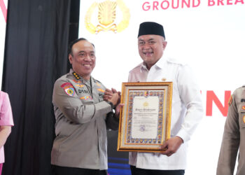 Dukung SMA Kemala Taruna Bhayangkara, Rudy Susmanto Raih Penghargaan Dari Kapolri