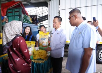 Jaro Ade Pimpin Operasi Pasar di Cileungsi